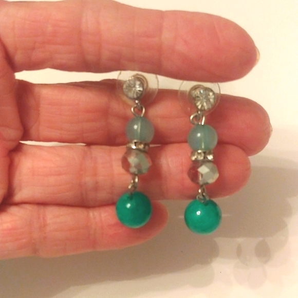 White House Black Market Silver and Green Necklace - Picture 4 of 9